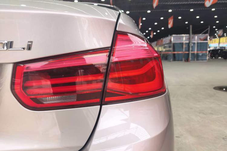 Used BMW 3 Series 2016 316Li Fashion Model Right Rear Taillight
