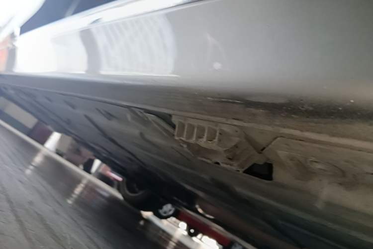 Used BMW 3 Series 2016 328Li xDrive Luxury Design Package Right Side Sill