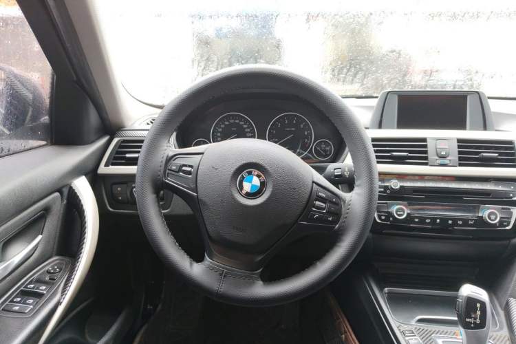 Used BMW 3 Series 2016 316i Fashion Model Steering Wheel