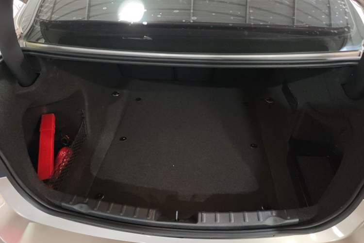 Used BMW 3 Series 2016 320Li Ambition Model Trunk