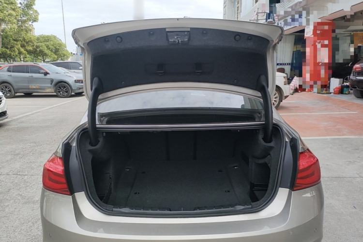 Used BMW 3 Series 2016 320i Fashion Model Trunk
