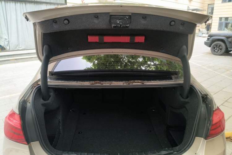 Used BMW 3 Series 2016 320Li Fashion Model Trunk