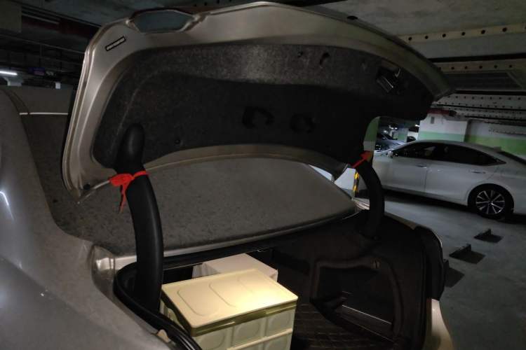 Used BMW 3 Series 2016 320Li Fashion Model Trunk