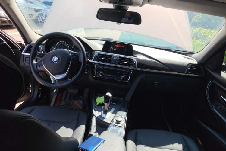 Used BMW 3 Series 2016 320Li Fashion Model Center Console