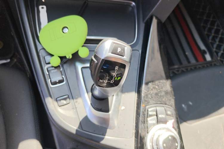 Used BMW 3 Series 2016 320Li Fashion Model Gear Lever