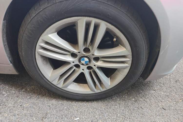 Used BMW 3 Series 2016 320Li Fashion Model Right Front Wheel Hub