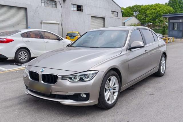 Ojetý BMW 3 Series 2016 320Li Fashion Model