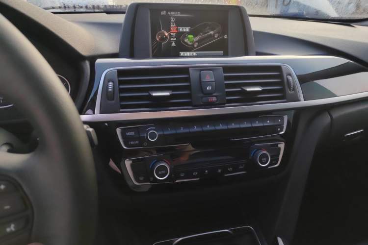 Used BMW 3 Series 2016 320Li Ambition Model Audio And AC Panel
