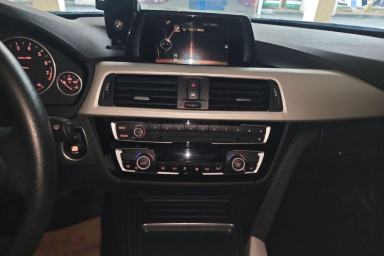 Used BMW 3 Series 2016 320Li Fashion Model Audio And AC Panel