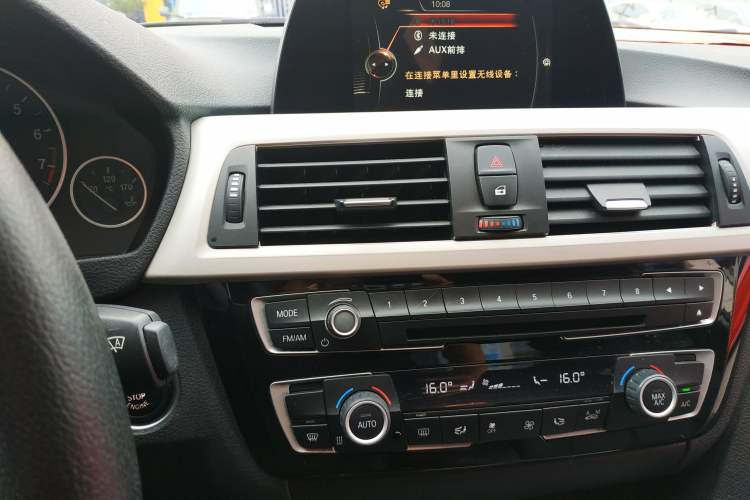 Used BMW 3 Series 2016 320i Fashion Model Audio And AC Panel