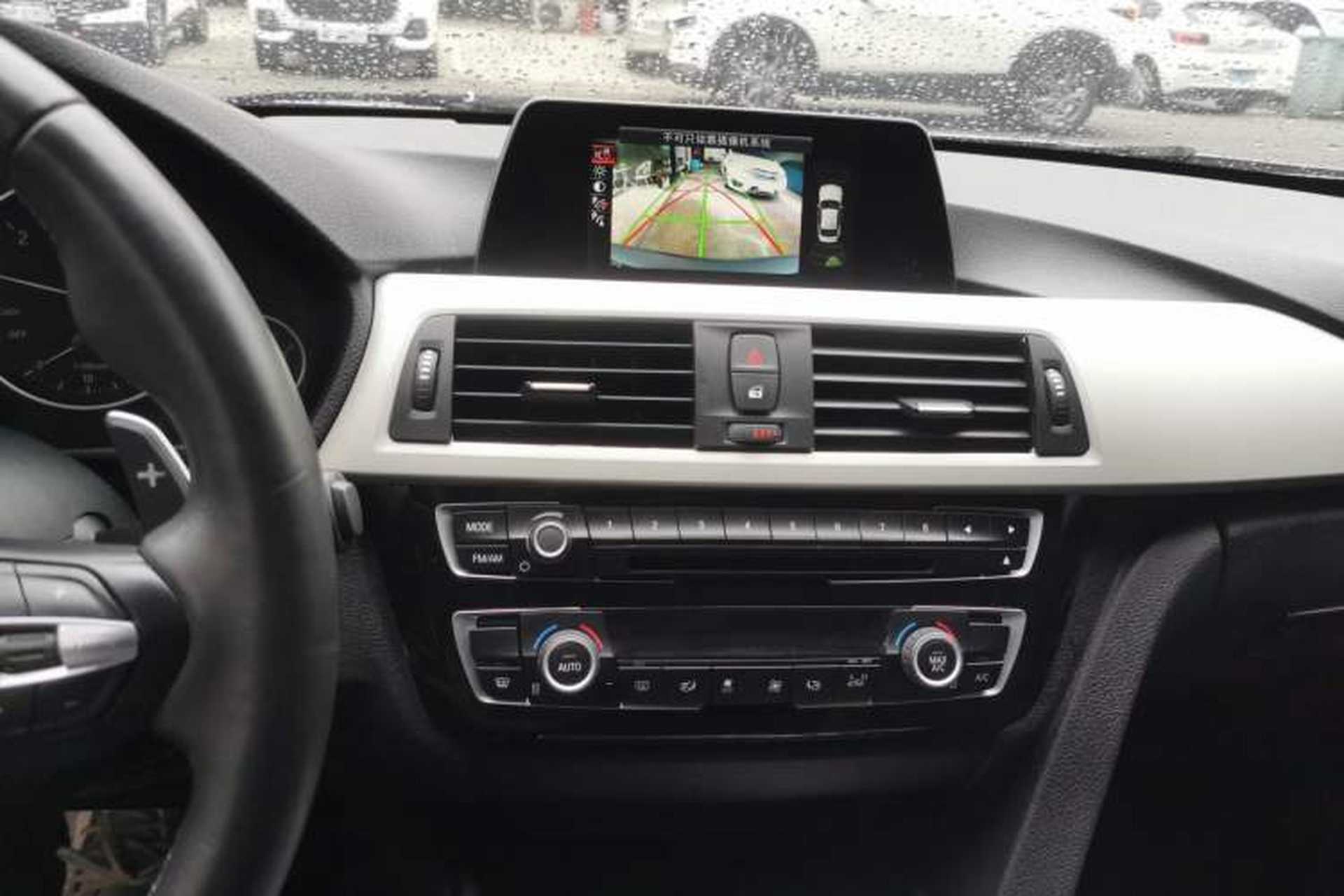 Used BMW 3 Series 2016 320i Fashion Model Audio And AC Panel