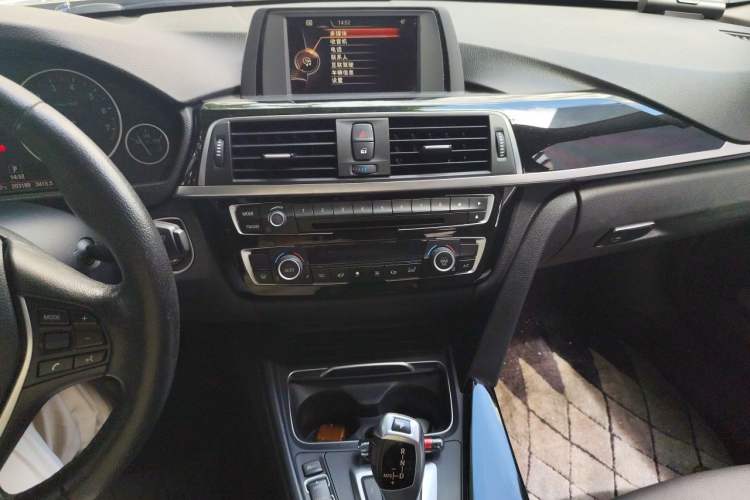 Used BMW 3 Series 2016 320Li Ambition Model Audio And AC Panel