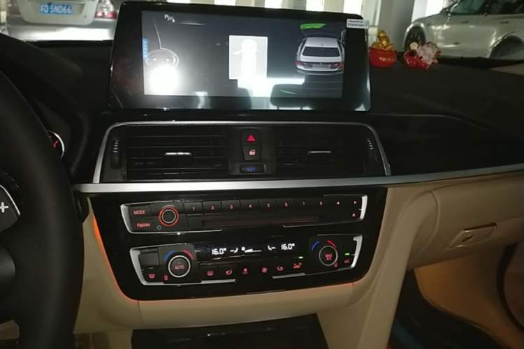 Used BMW 3 Series 2016 320Li Ambition Model Audio And AC Panel