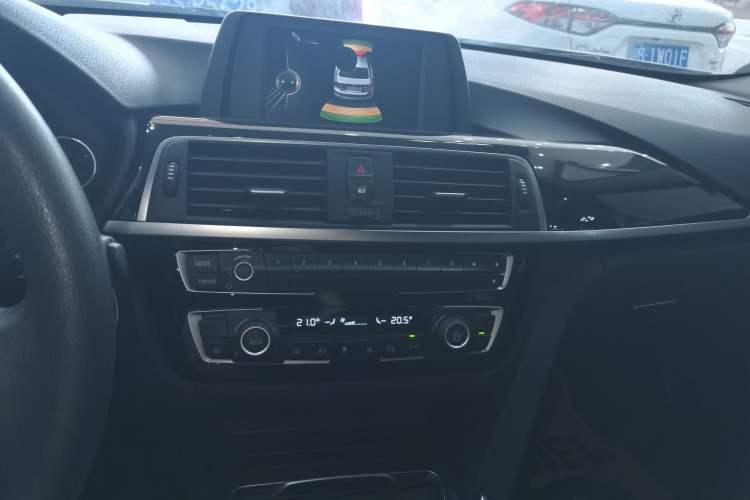 Used BMW 3 Series 2016 320Li Ambition Model Audio And AC Panel