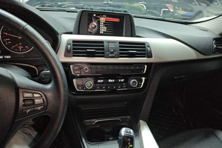 Used BMW 3 Series 2016 320Li Ambition Model Audio And AC Panel