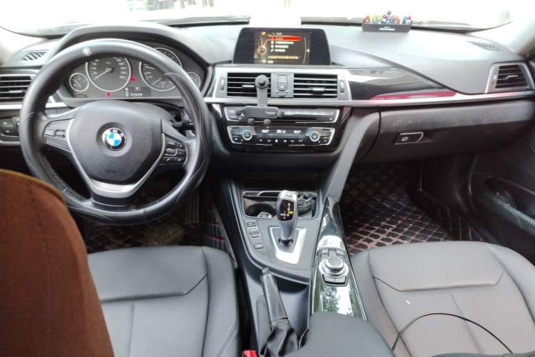 Used BMW 3 Series 2016 320Li Fashion Model Center Console