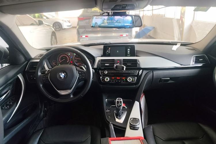 Used BMW 3 Series 2016 328Li Fashion Model Center Console