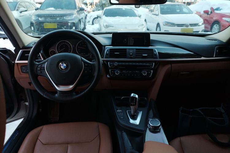 Used BMW 3 Series 2016 320Li Luxury Design Package Center Console