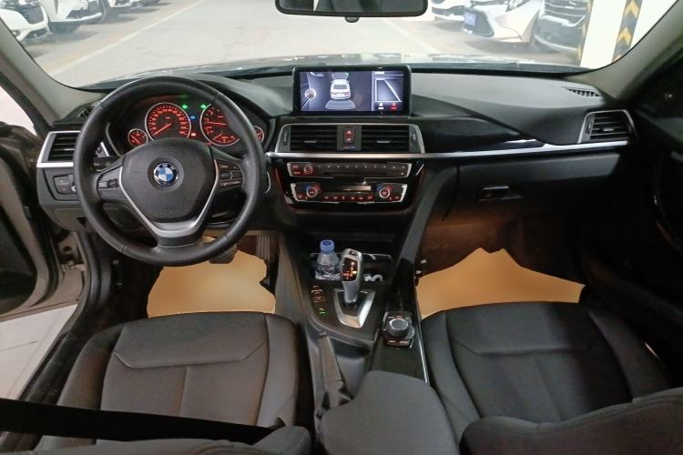 Used BMW 3 Series 2016 320Li Ambition Model Center Console