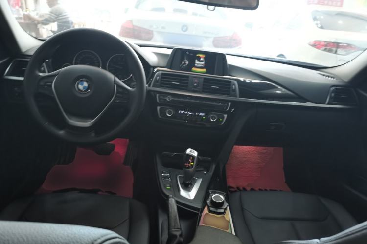 Used BMW 3 Series 2016 320Li Ambition Model Center Console