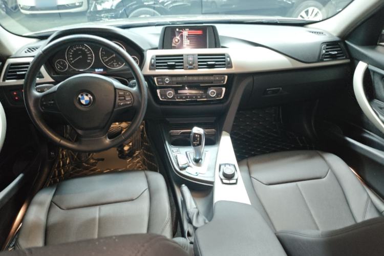 Used BMW 3 Series 2016 320Li Ambition Model Center Console