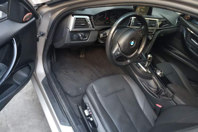Used BMW 3 Series 2016 320i Fashion Model Driver Seat