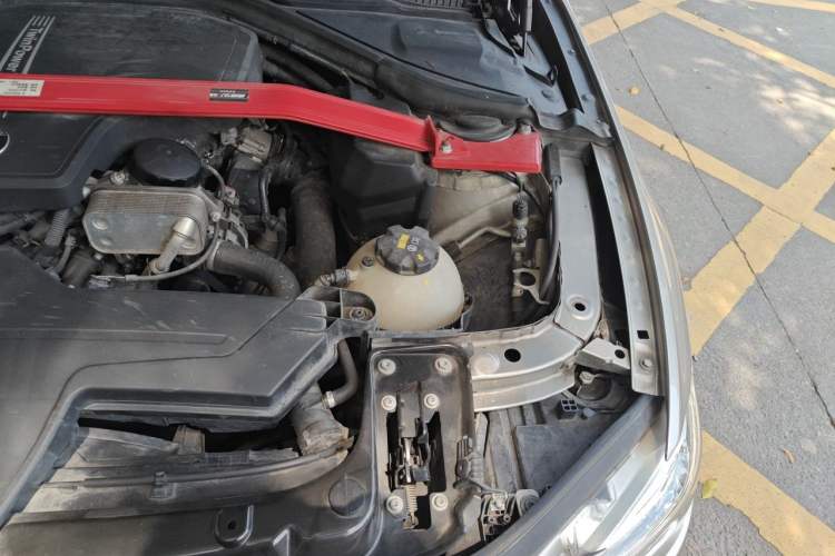 Used BMW 3 Series 2016 320i Fashion Model Engine Bay Left