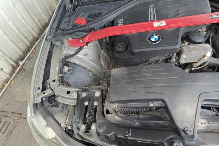 Used BMW 3 Series 2016 320i Fashion Model Engine Bay Right