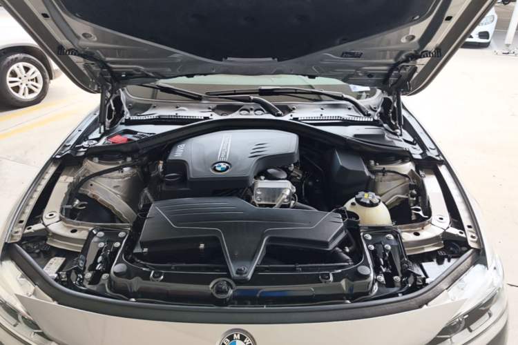 Used BMW 3 Series 2016 320i Fashion Model Engine Bay
