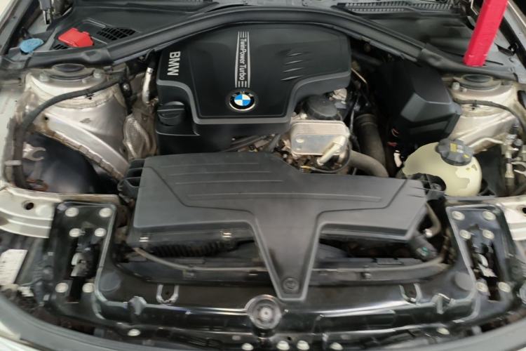 Used BMW 3 Series 2016 320Li Fashion Model Engine Bay