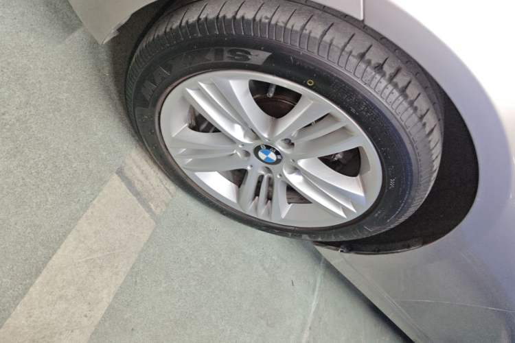 Used BMW 3 Series 2016 320Li Ambition Model Exterior 4