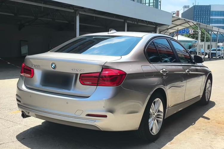Used BMW 3 Series 2016 320i Fashion Model Exterior 6