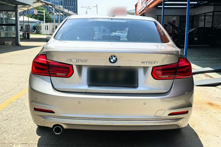 Used BMW 3 Series 2016 320i Fashion Model Exterior 7