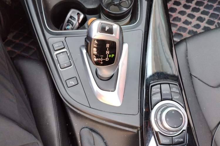 Used BMW 3 Series 2016 320Li Fashion Model Gear Lever