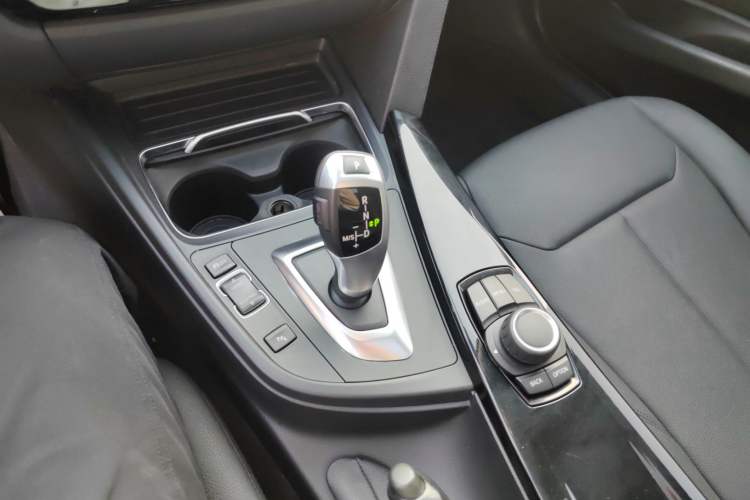 Used BMW 3 Series 2016 320Li Ambition Model Gear Lever