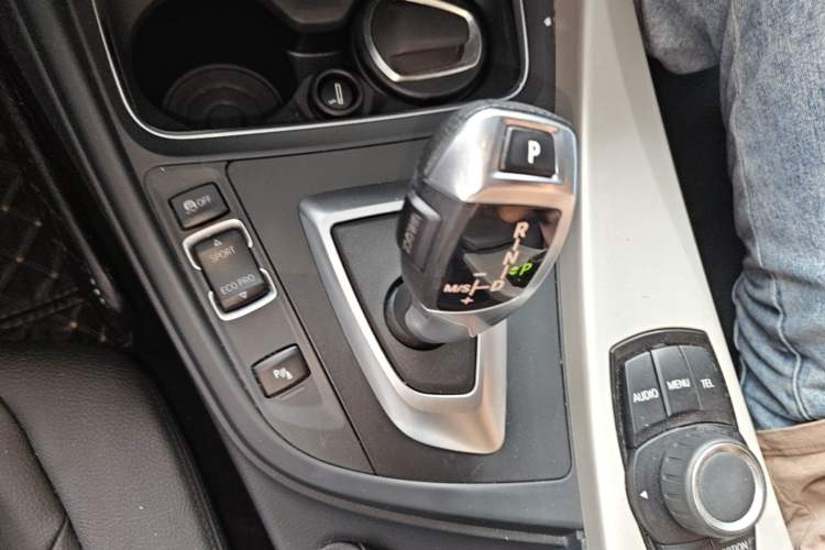 Used BMW 3 Series 2016 320Li Ambition Model Gear Lever