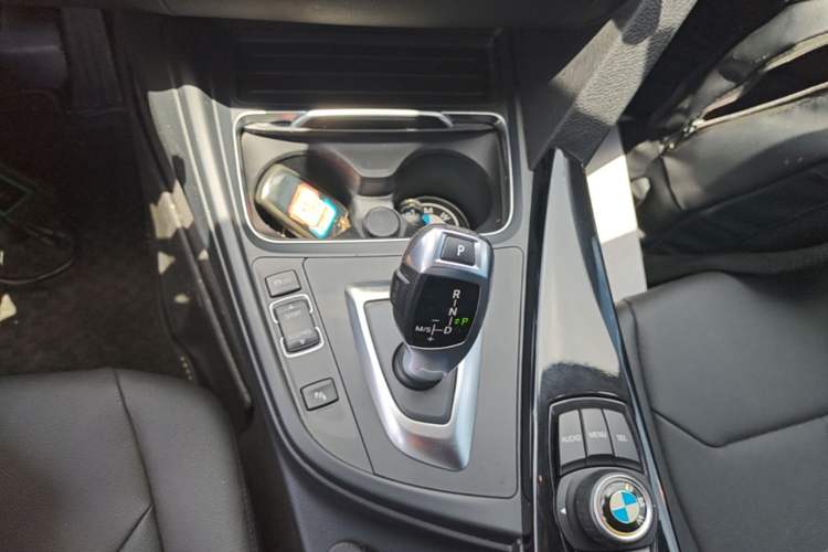 Used BMW 3 Series 2016 320Li Ambition Model Gear Lever
