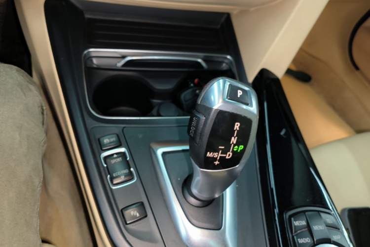 Used BMW 3 Series 2016 320Li Fashion Model Gear Lever