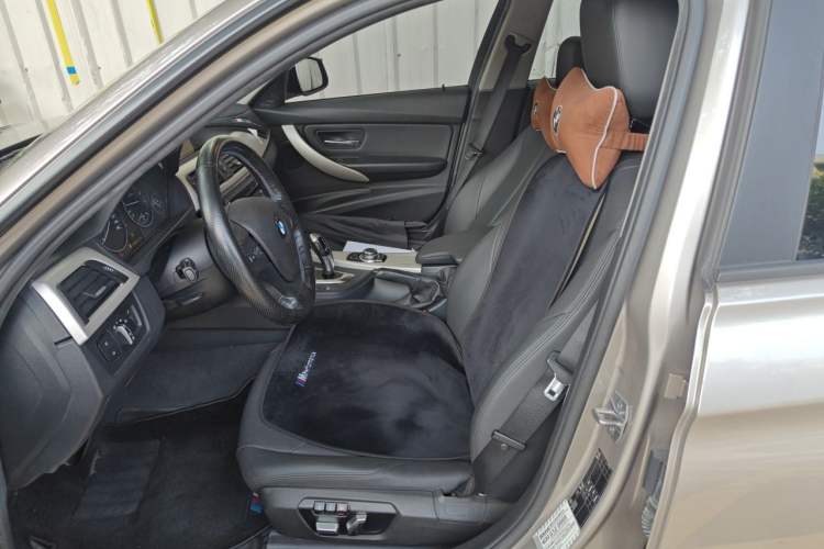 Used BMW 3 Series 2016 320i Fashion Model Left Front Seat
