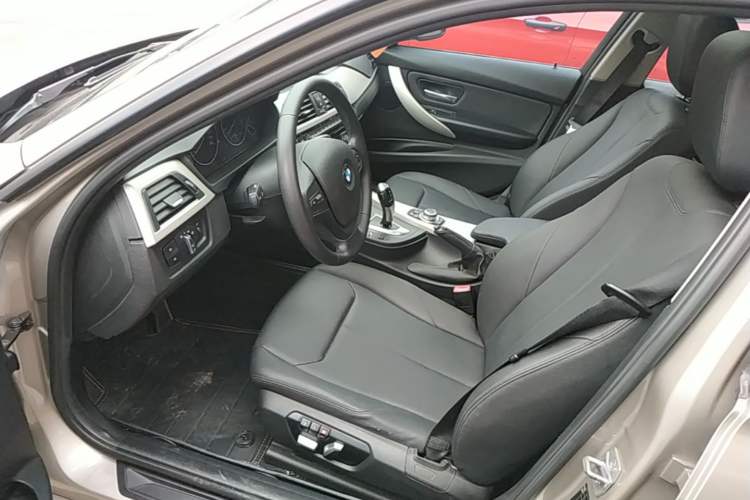 Used BMW 3 Series 2016 320i Fashion Model Left Front Seat
