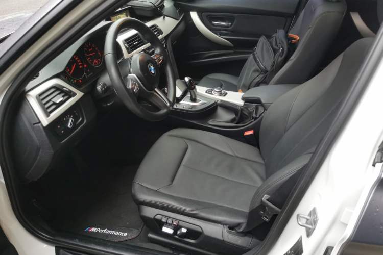 Used BMW 3 Series 2016 320i Fashion Model Left Front Seat