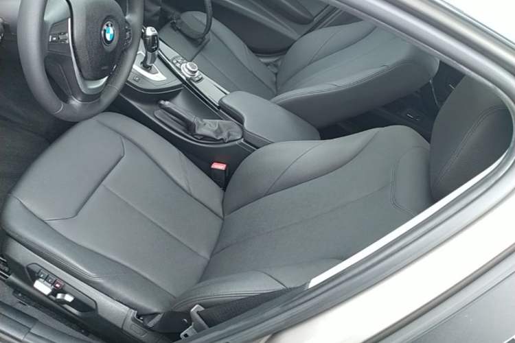 Used BMW 3 Series 2016 320Li Fashion Model Left Front Seat