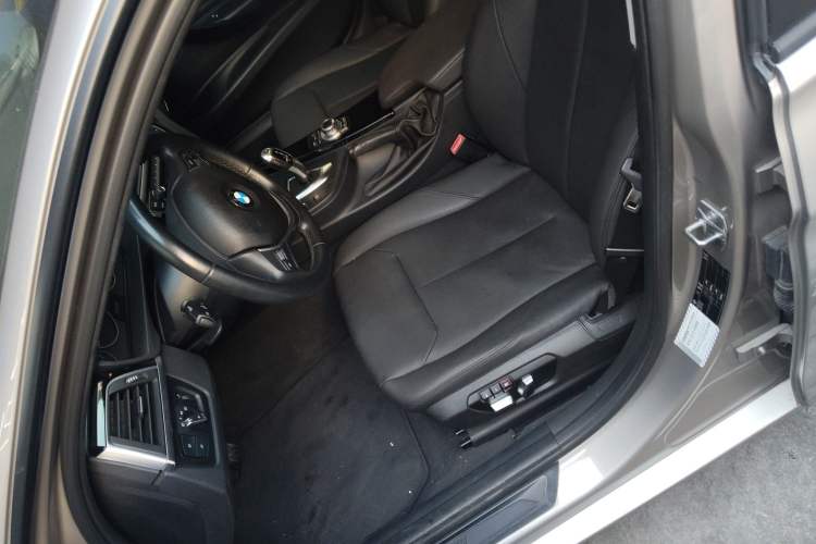 Used BMW 3 Series 2016 320i Fashion Model Left Front Seat