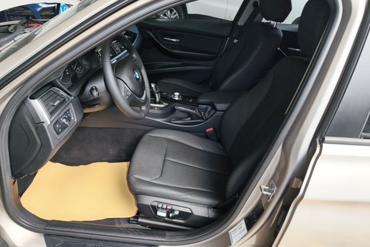Used BMW 3 Series 2016 320i Fashion Model Left Front Seat