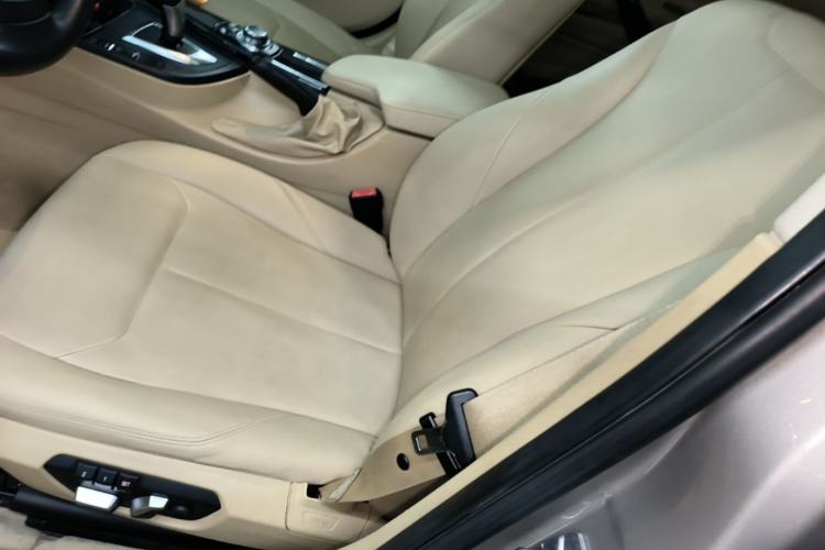 Used BMW 3 Series 2016 320Li Fashion Model Left Front Seat