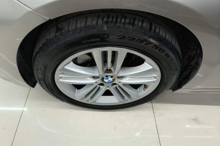 Used BMW 3 Series 2016 320Li Fashion Model Left Front Wheel Hub