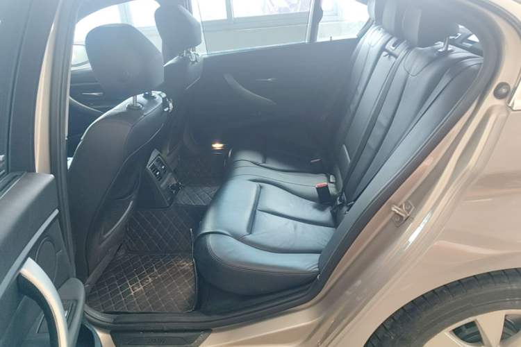 Used BMW 3 Series 2016 328Li Fashion Model Left Rear Seat