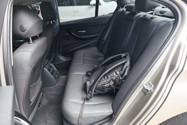 Used BMW 3 Series 2016 320i Fashion Model Left Rear Seat