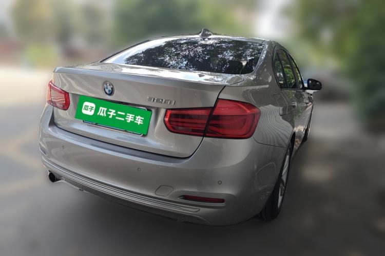 Used BMW 3 Series 2016 320i Fashion Model Rear Right 45 Deg