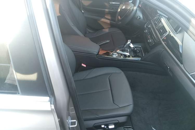 Used BMW 3 Series 2016 320Li Fashion Model Right Front Seat